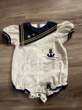 Petit Jouet vintage Nautical Anchor Baby One-Piece Romper - White & Navy